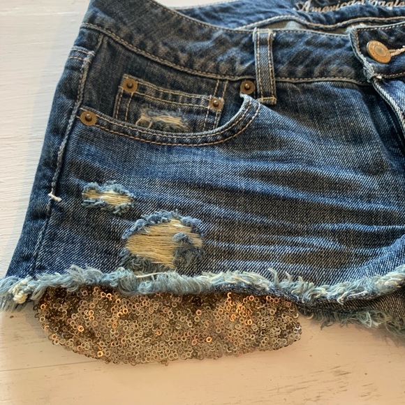 American Eagle Jean Short Shorts -sequin pockets - Picture 3 of 4